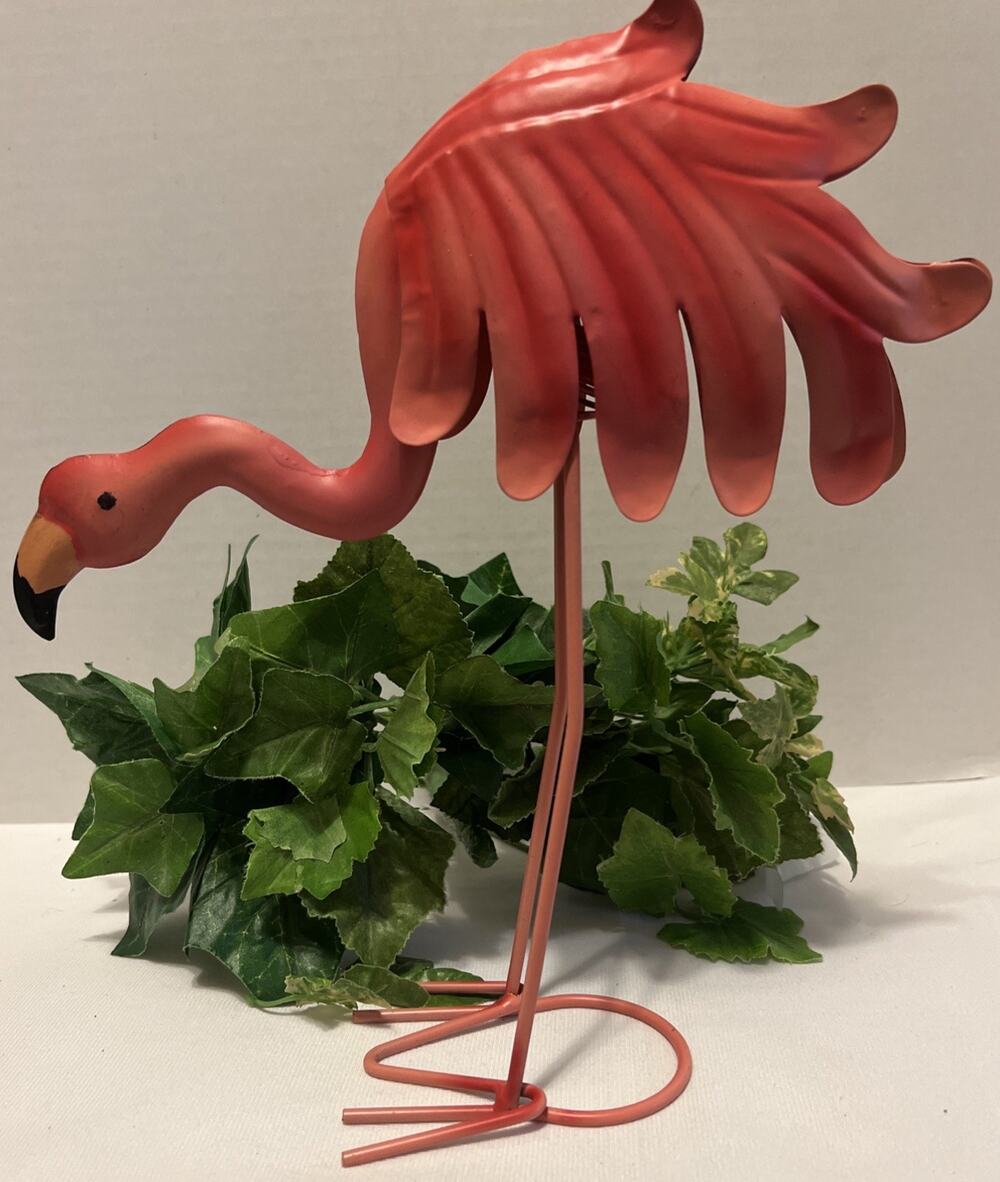 Whimsical Indoor/Outdoor Pink Metal Bobble Body Flamingo Sculptures Figure